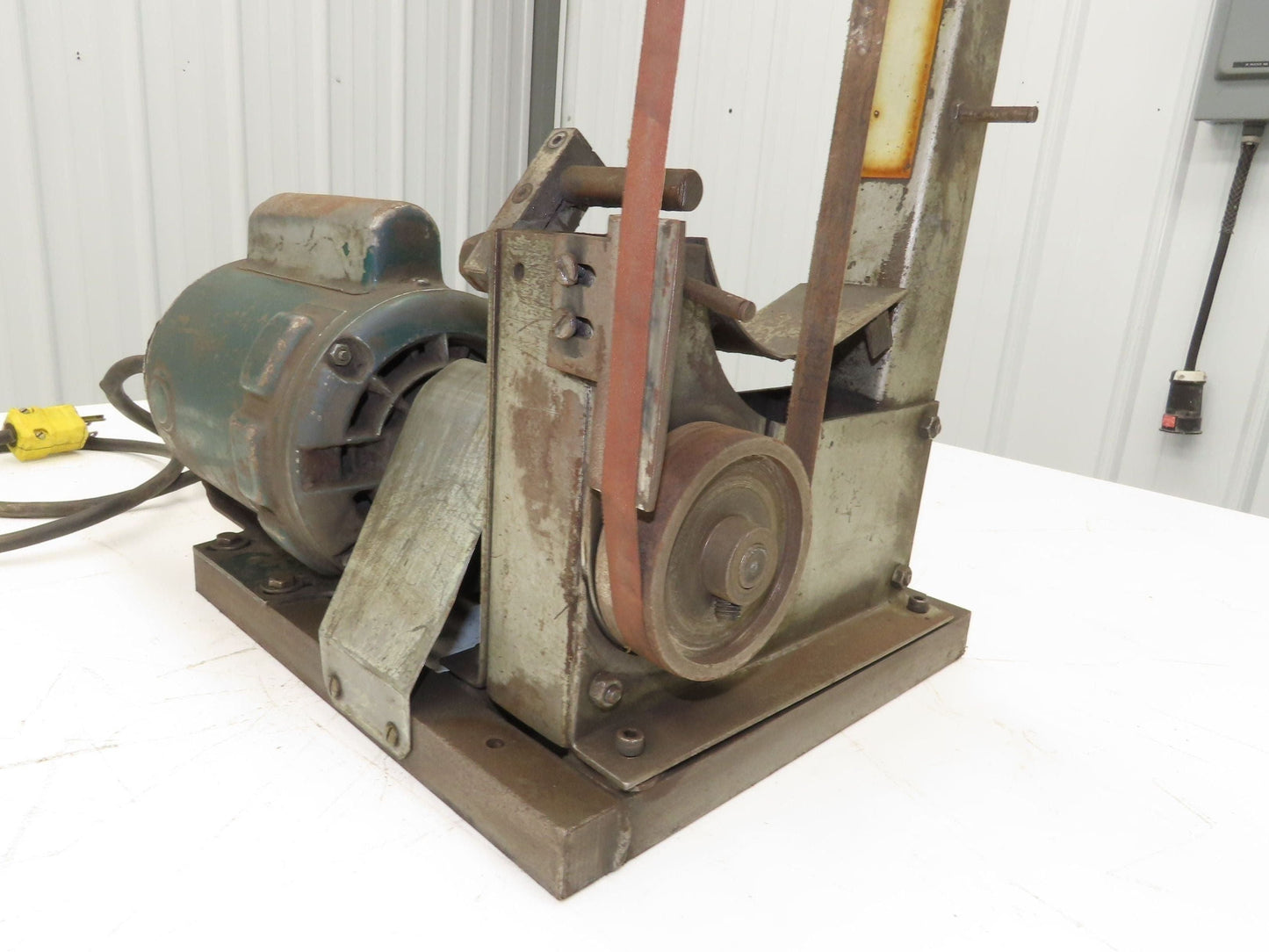 Bench Belt Finger Sander 3/4" W 36" L Motor 115v 1Ph 3500rpm Switch