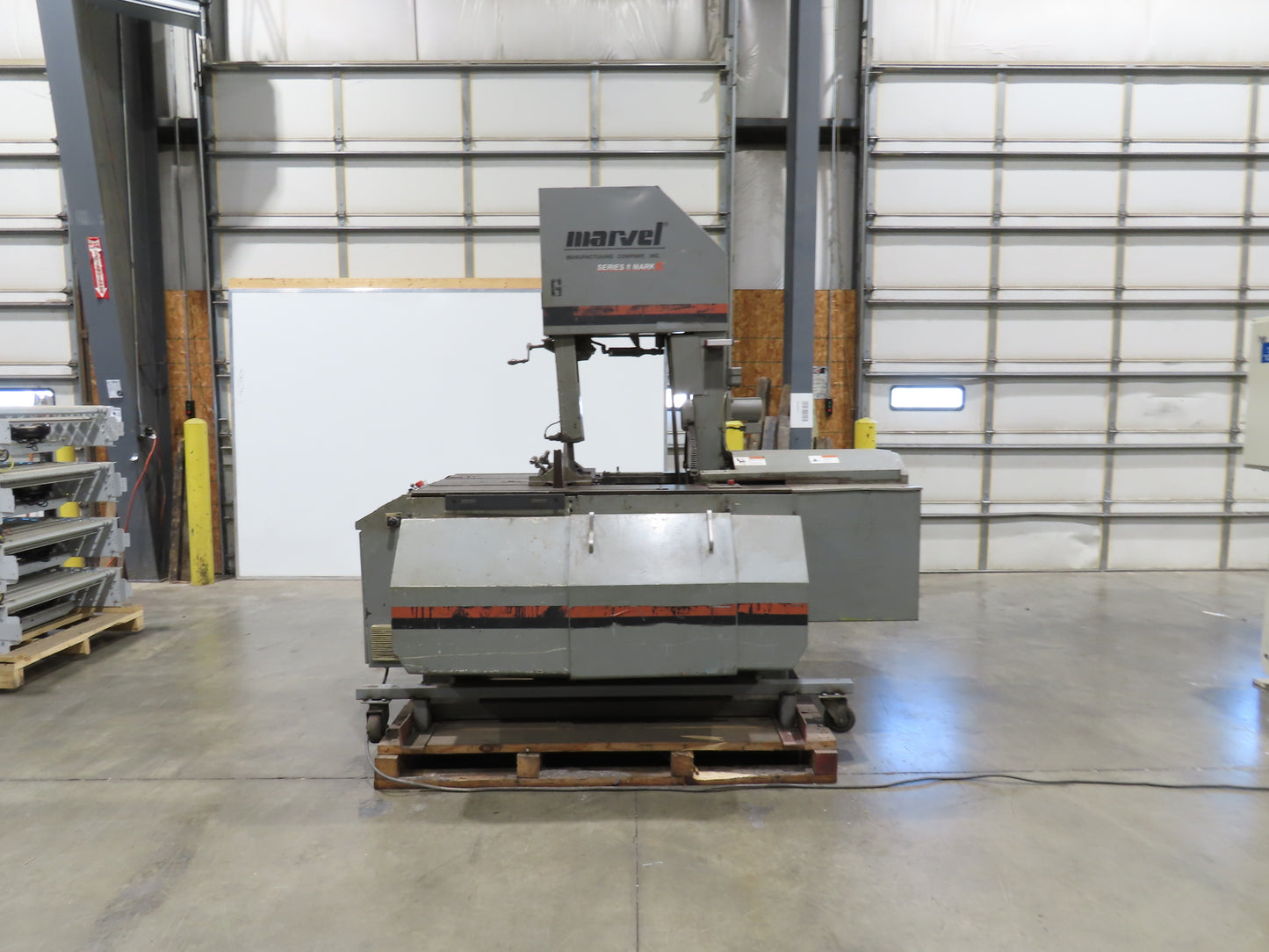 Marvel Series 8 Mark III 18"x 22" Vertical Tilt-Frame Band Saw