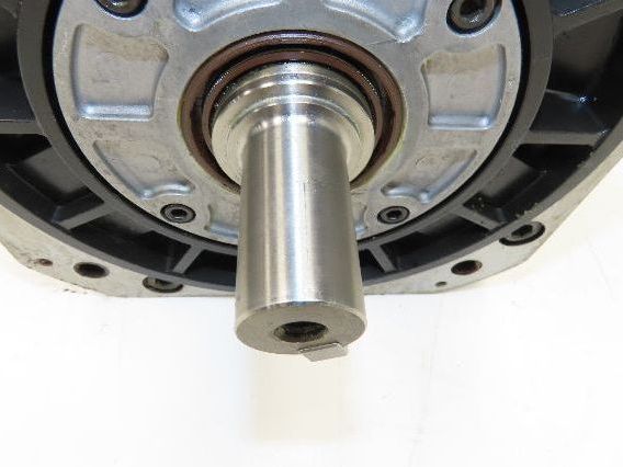 Yaskawa SGMDH-45A2B-YR15 AC Servo Motor 200V 1500rpm - Encoder UTSAE-B17BBF