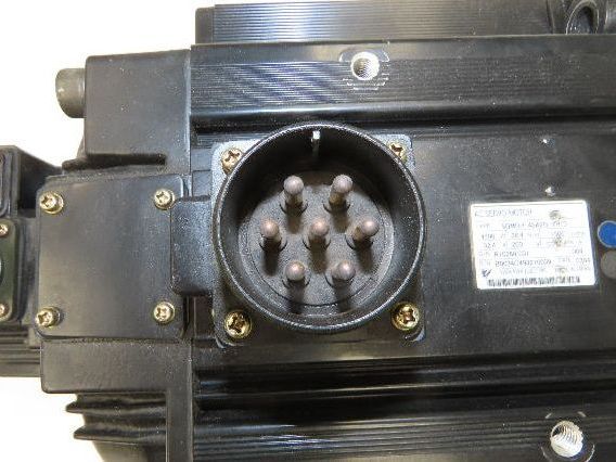 Yaskawa SGMDH-45A2B-YR15 AC Servo Motor 200V 1500rpm - Encoder UTSAE-B17BBF