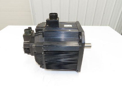 Yaskawa SGMDH-45A2B-YR15 AC Servo Motor 200V 1500rpm - Encoder UTSAE-B17BBF