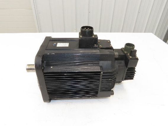 Yaskawa SGMGH-44A2A-YR15 AC Servo Motor 200V 1500rpm - Encoder UTSAE-B17BBF
