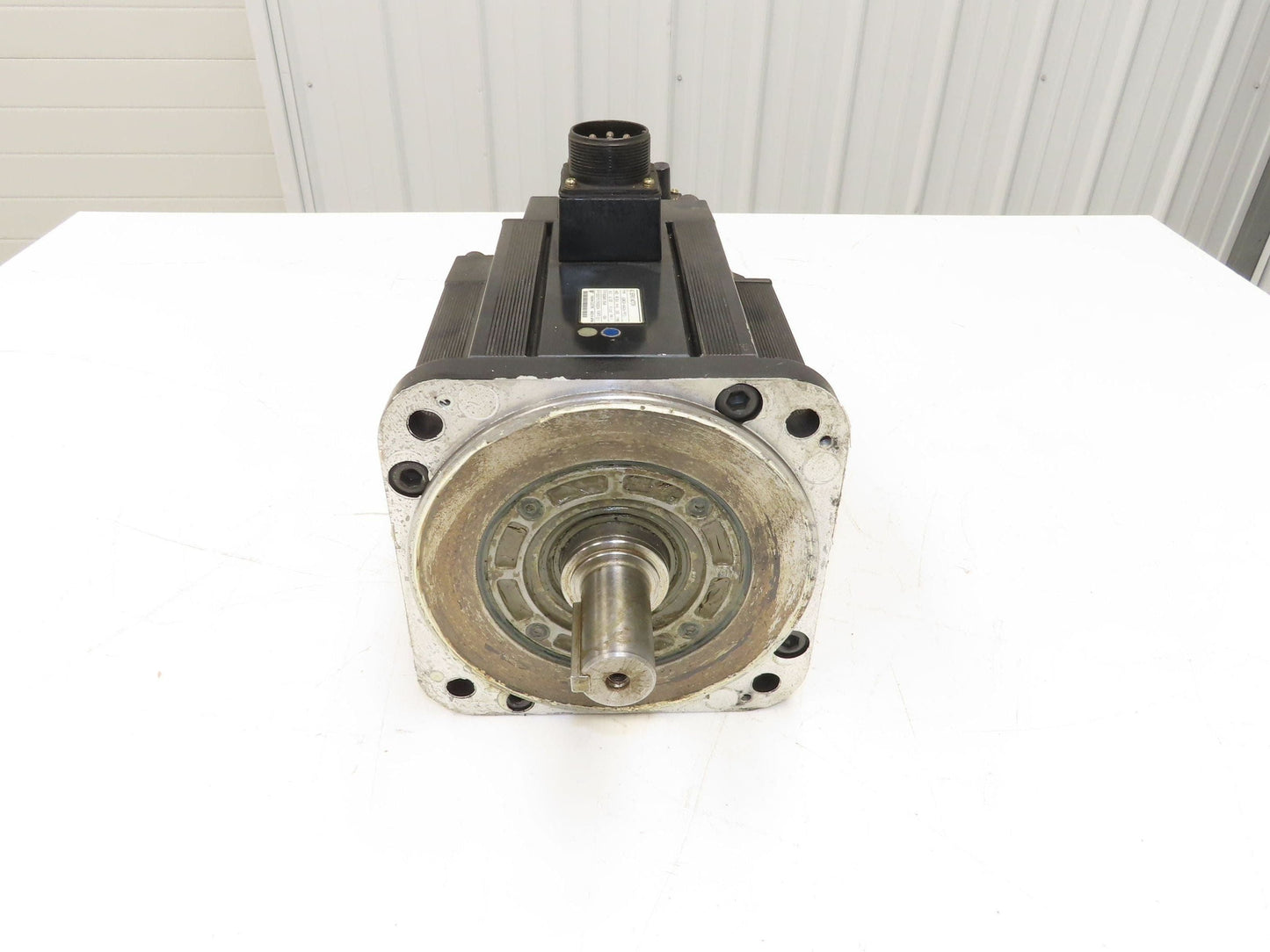 Yaskawa SGMGH-44A2A-YR15 AC Servo Motor 200V 1500rpm - Encoder UTSAE-B17BBF