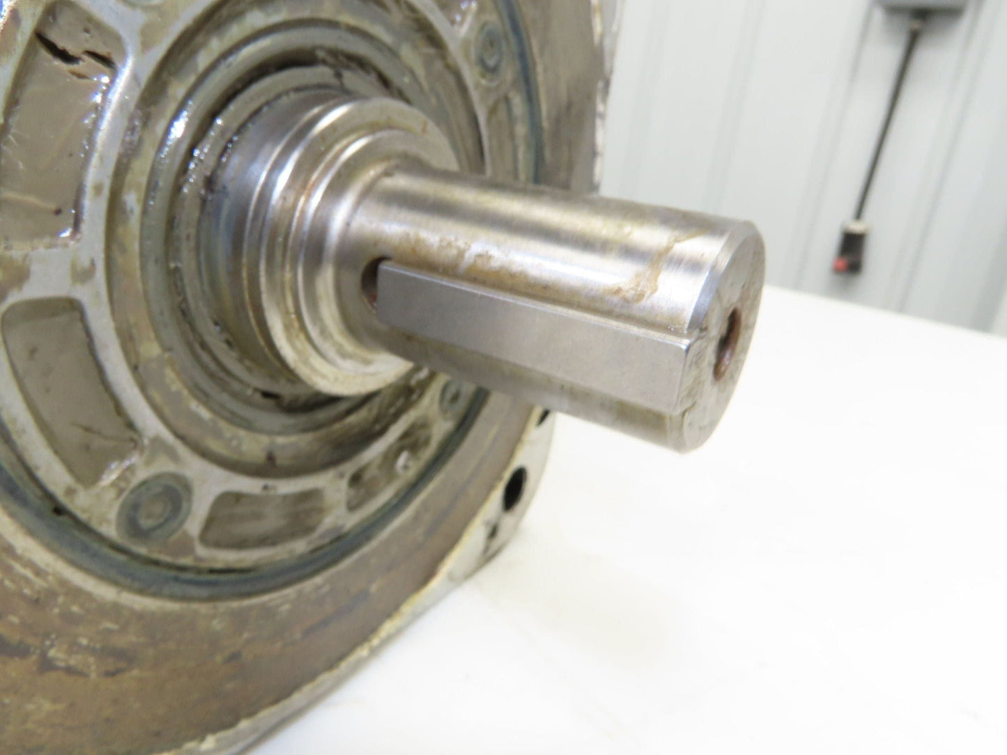 Yaskawa SGMGH-44A2A-YR15 AC Servo Motor 200V 1500rpm - Encoder UTSAE-B17BBF