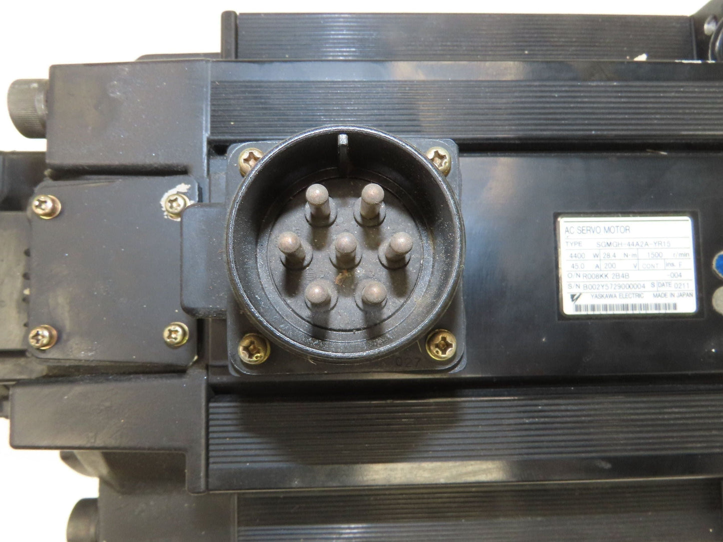 Yaskawa SGMGH-44A2A-YR15 AC Servo Motor 200V 1500rpm - Encoder UTSAE-B17BBF