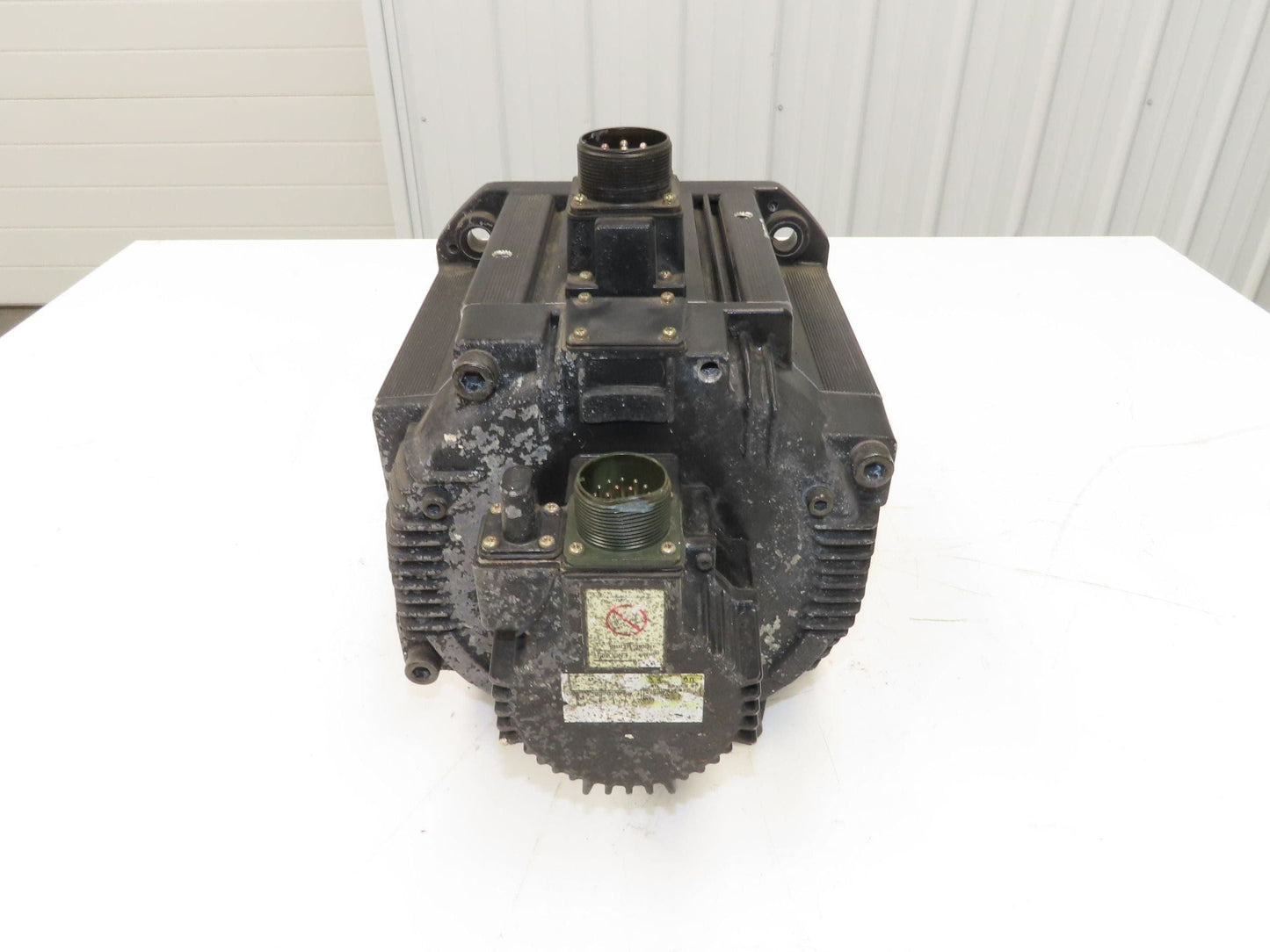 Yaskawa SGMDH-45A2B-YR15 AC Servo Motor 200V 1500rpm - Encoder UTSAE-B17BBF