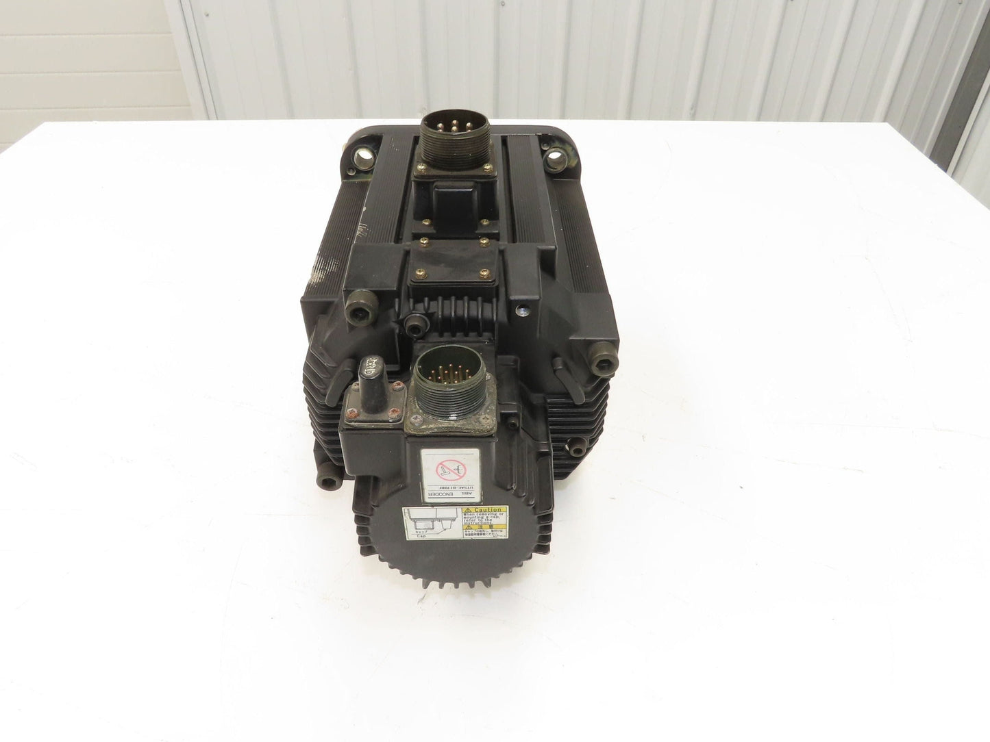 Yaskawa SGMDH-45A2B-YR15 AC Servo Motor 200V 1500rpm - Encoder UTSAE-B17BBF