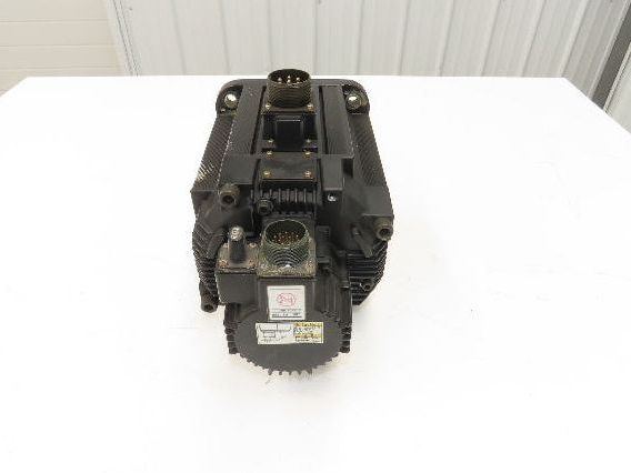 Yaskawa SGMDH-45A2B-YR15 AC Servo Motor 200V 1500rpm - Encoder UTSAE-B17BBF