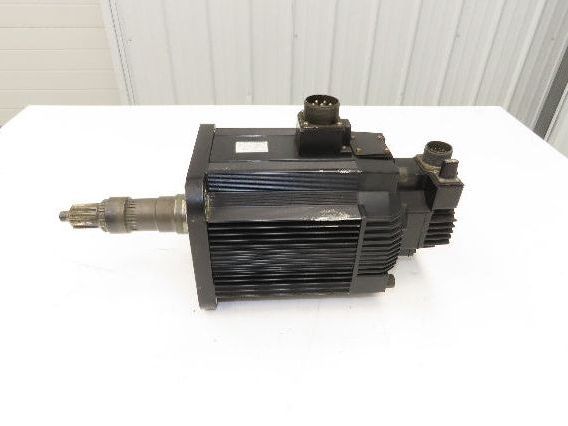 Yaskawa SGMDH-45A2B-YR15 AC Servo Motor 200V 1500rpm - Encoder UTSAE-B17BBF