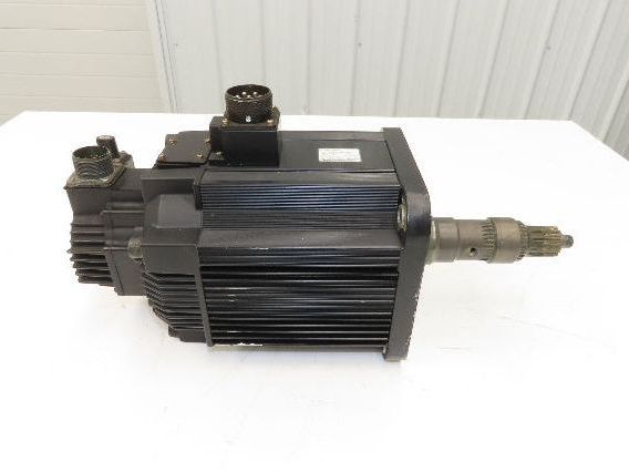 Yaskawa SGMDH-45A2B-YR15 AC Servo Motor 200V 1500rpm - Encoder UTSAE-B17BBF