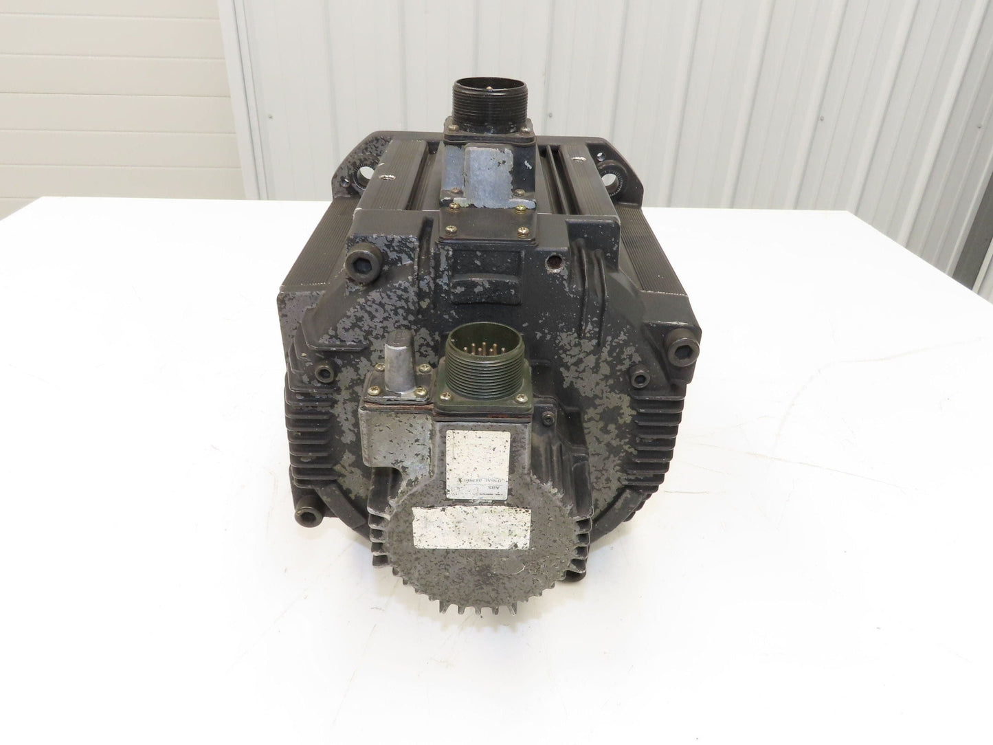 Yaskawa SGMDH-45A2B-YR15 AC Servo Motor 200V 1500rpm - Encoder UTSAE-B17BBF