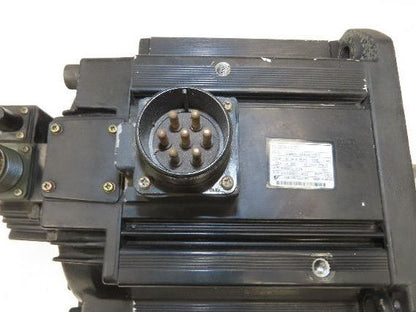 Yaskawa SGMDH-45A2B-YR15 AC Servo Motor 200V 1500rpm - Encoder UTSAE-B17BBF