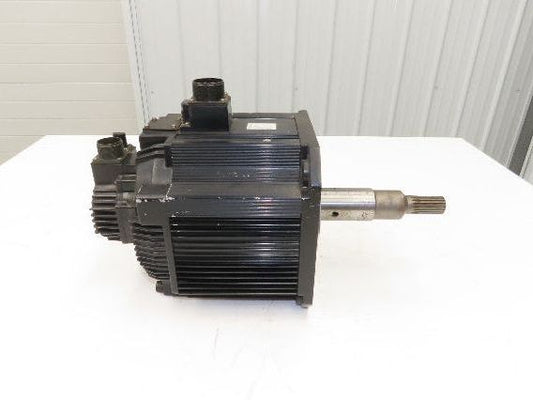 Yaskawa SGMDH-45A2B-YR15 AC Servo Motor 200V 1500rpm - Encoder UTSAE-B17BBF