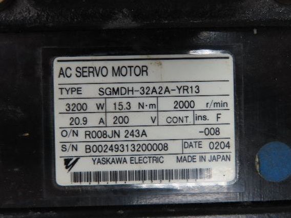 Yaskawa SGMDH-32A2A-YR13 AC Servo Motor 200V 2000rpm - Encoder UTSAE-B17BBF