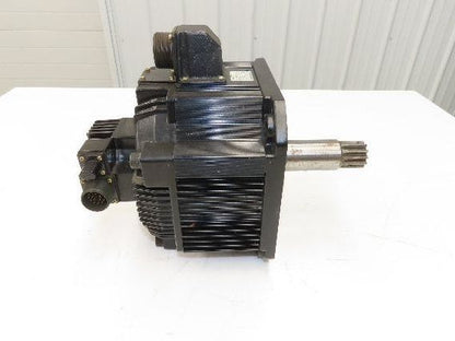 Yaskawa SGMDH-32A2A-YR13 AC Servo Motor 200V 2000rpm - Encoder UTSAE-B17BBF