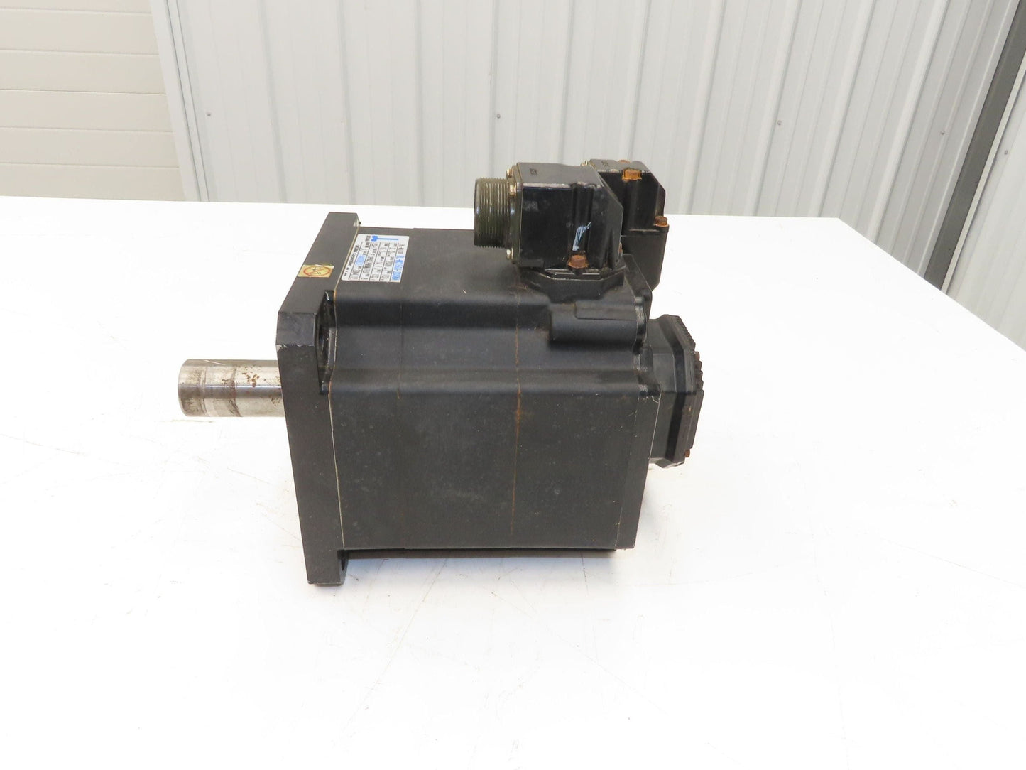 Okuma BL-MC150J-20SNA AC Servo Motor 133V 2000rpm - Encoder ER-JG-7200D