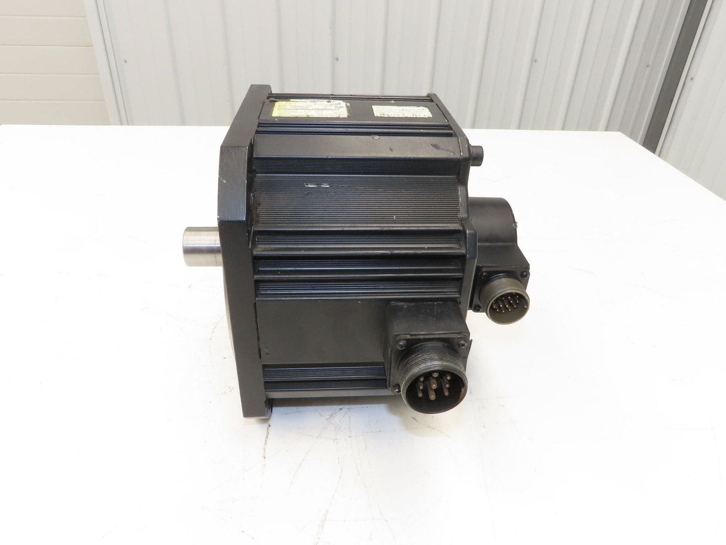 Okuma MFM452Q3V AC Servo Motor 4.5Kw 2000 RPM