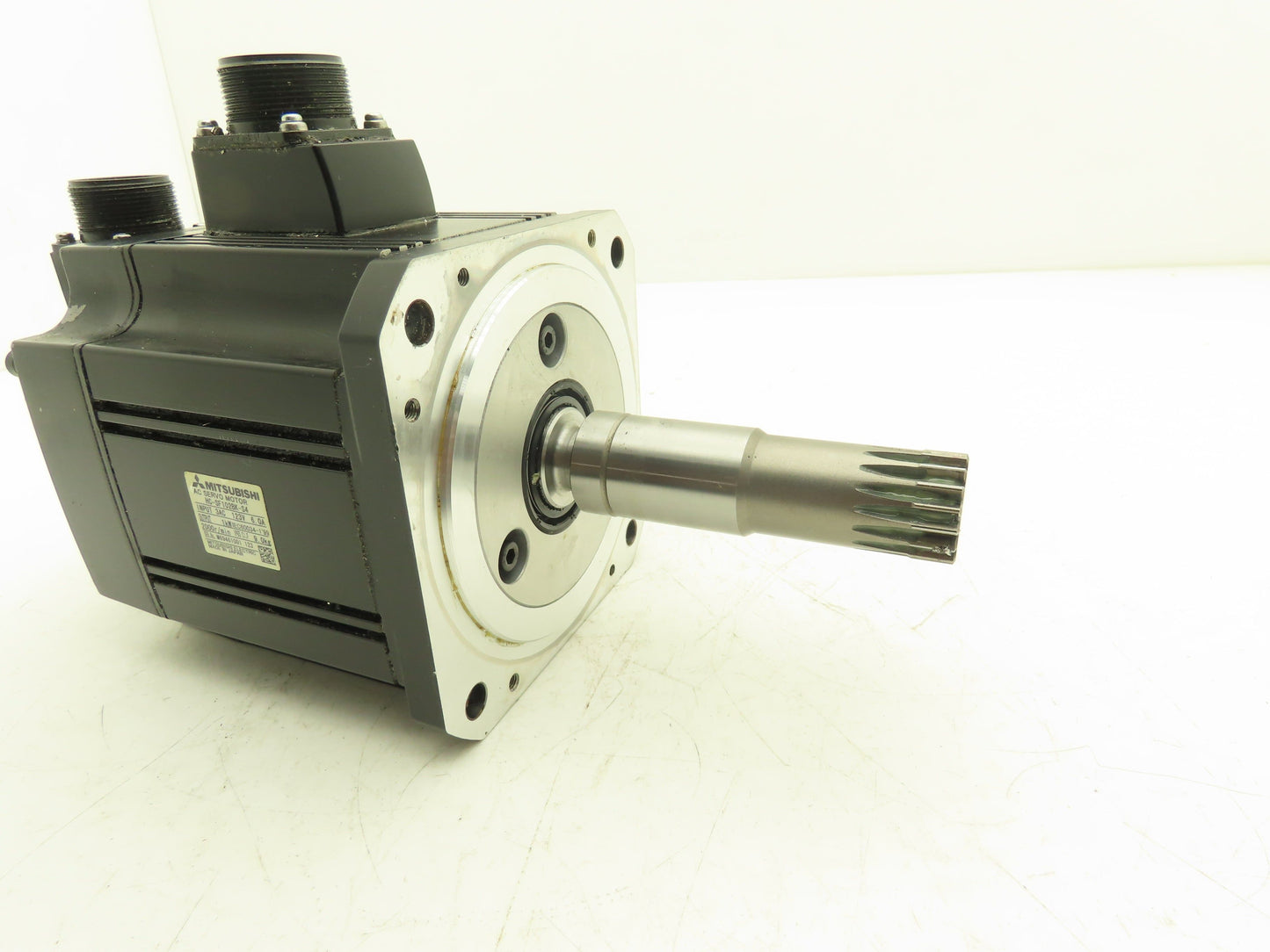 Mitsubishi HC-SF102BK-S4 AC Servo Motor 1kW 123V 3PH 2000rpm  -Encoder 0SA17-020