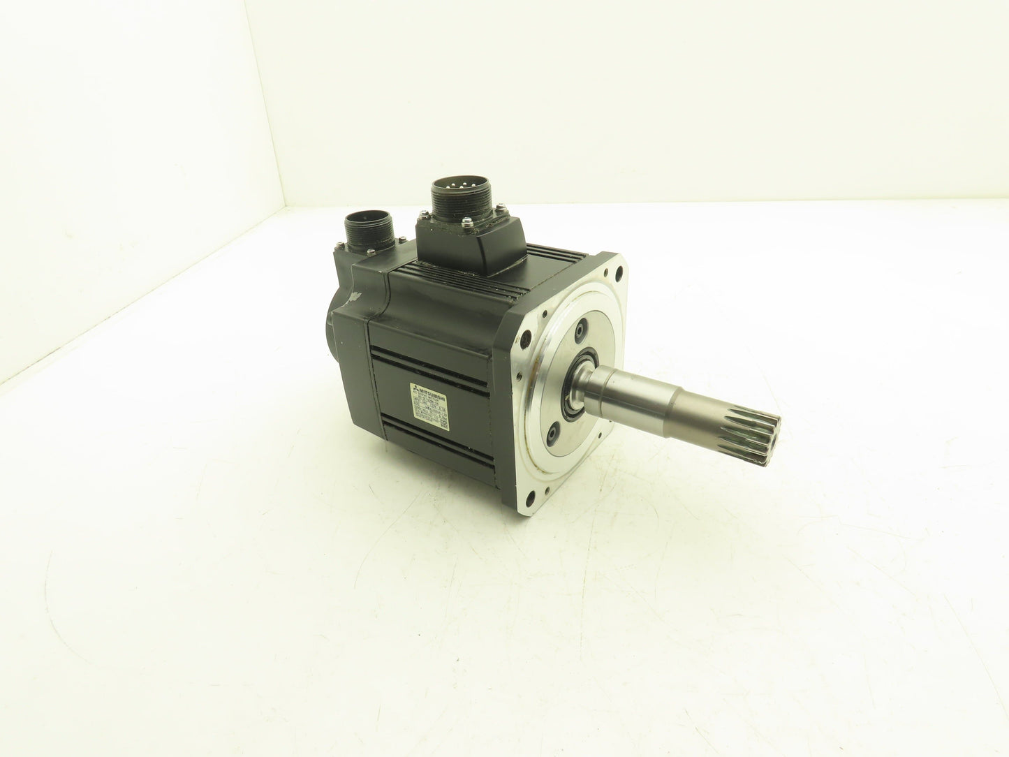 Mitsubishi HC-SF102BK-S4 AC Servo Motor 1kW 123V 3PH 2000rpm  -Encoder 0SA17-020