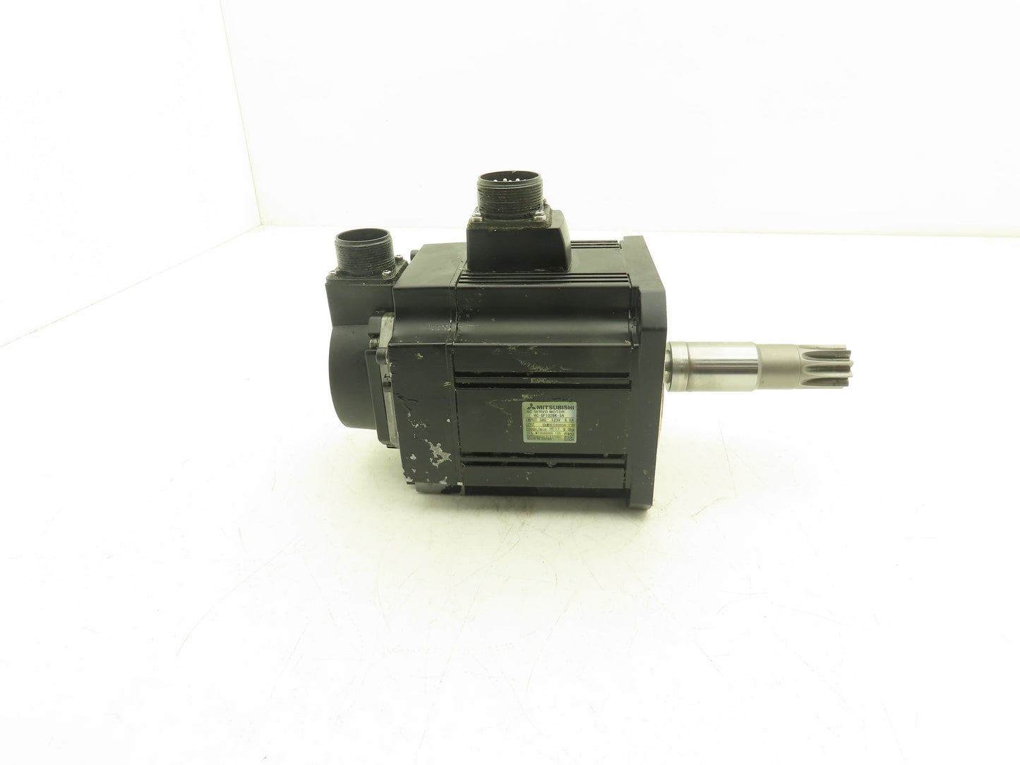 Mitsubishi HC-SF102BK-S4 AC Servo Motor 1kW 123V 3PH 2000rpm