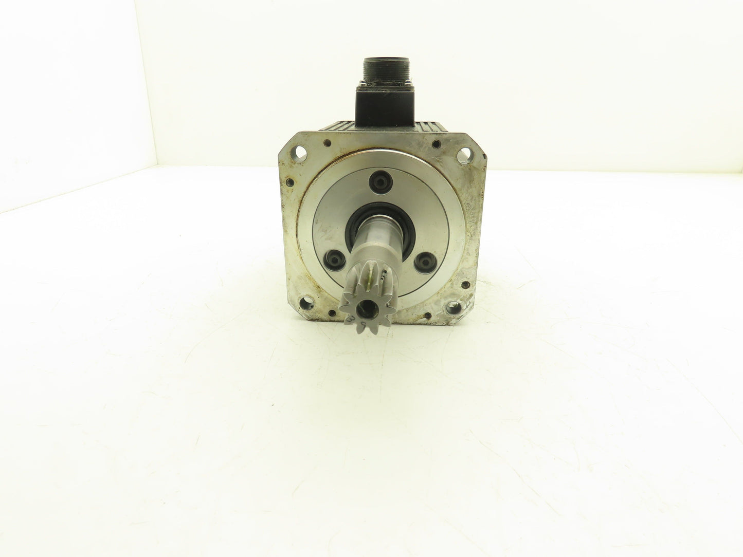 Mitsubishi HC-SF102BK-S4 AC Servo Motor 1kW 123V 3PH 2000rpm