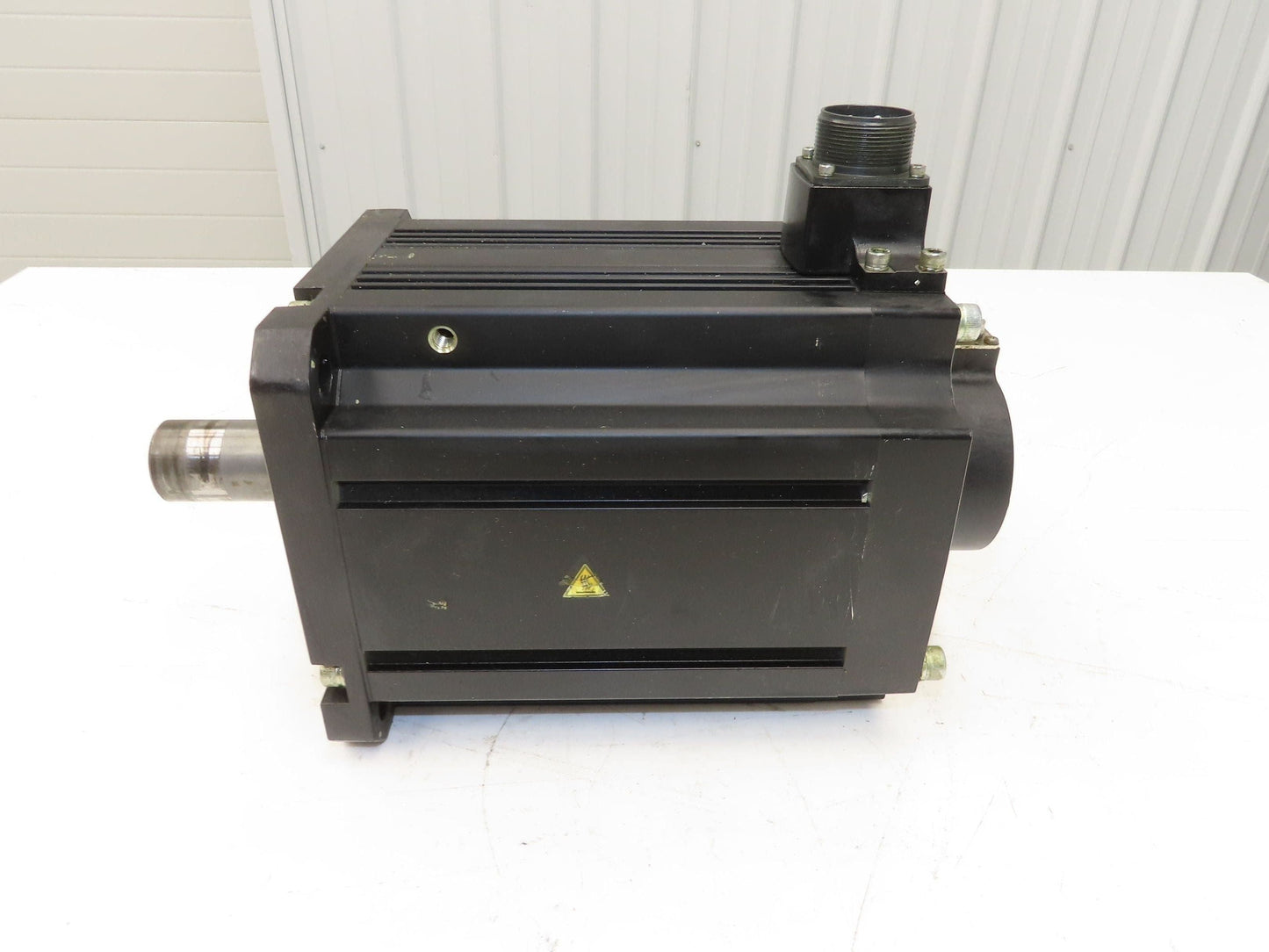 Mitsubishi HF-H703S AC Servo Motor 7kW 399V 3PH 3000rpm -Encoder OSA166S5NA