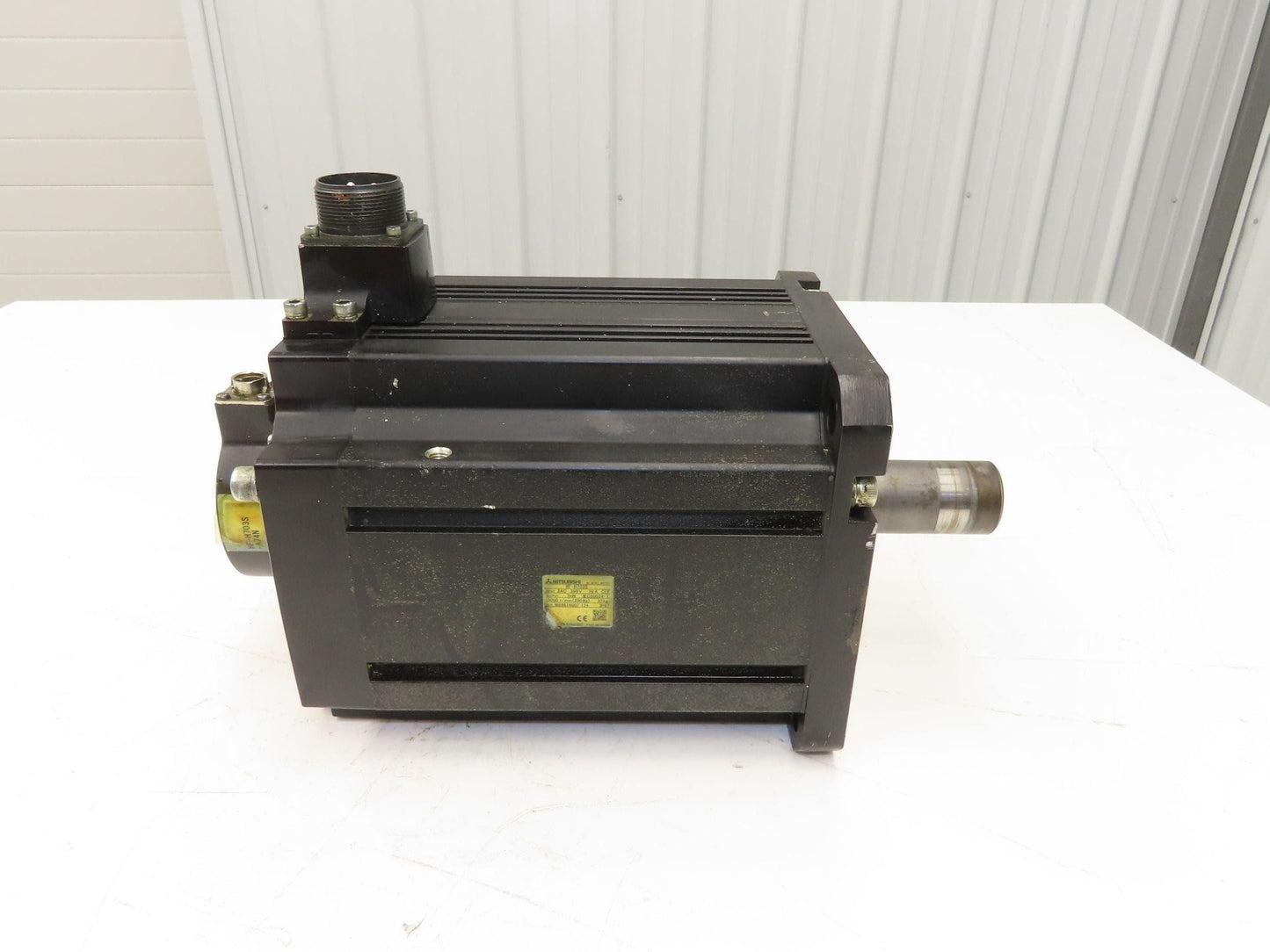Mitsubishi HF-H703S AC Servo Motor 7kW 399V 3PH 3000rpm -Encoder OSA166S5NA