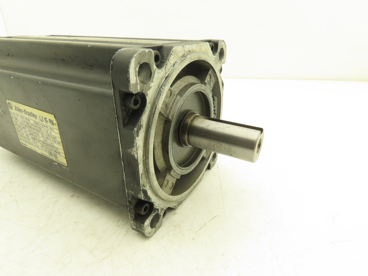 Allen Bradley MPL-B540D-MJ74AA AC Servo Motor 4.67Hp 2000 RPM 460V 3PH