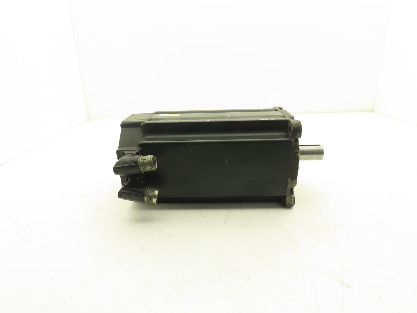 Allen Bradley MPL-B540D-MJ74AA AC Servo Motor 4.67Hp 2000 RPM 460V 3PH