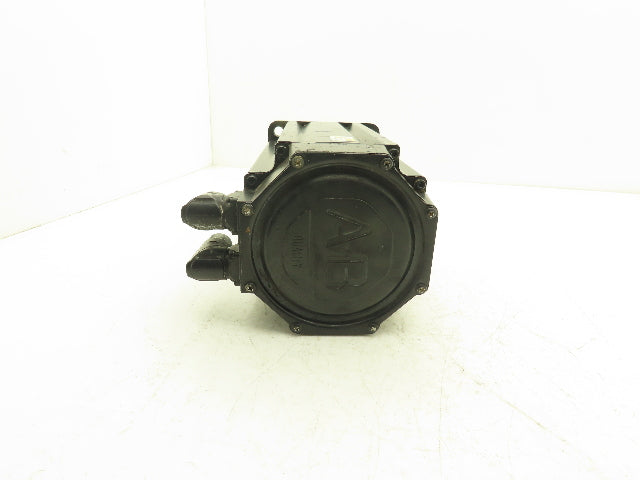 Allen Bradley MPL-B540D-MJ74AA Kinetix AC Servo Motor 4.67Hp 2000 RPM 460V 3PH