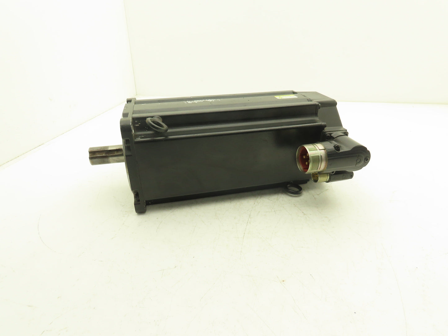 Allen Bradley MPM-B1652F-MJ74AA Kinetix AC Servo Motor 5.76Hp 4500 RPM 480V 3PH