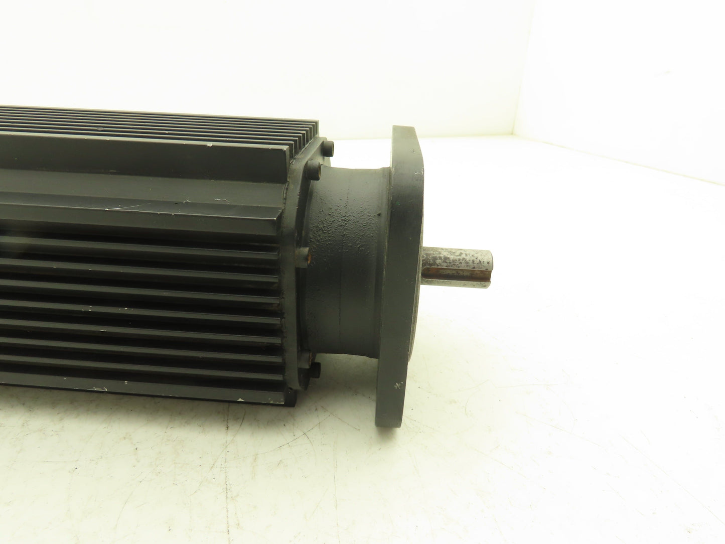 Allen Bradley 1326AS-B460F-21 AC Servo Motor 2.8kW 4300 RPM 460V 3PH