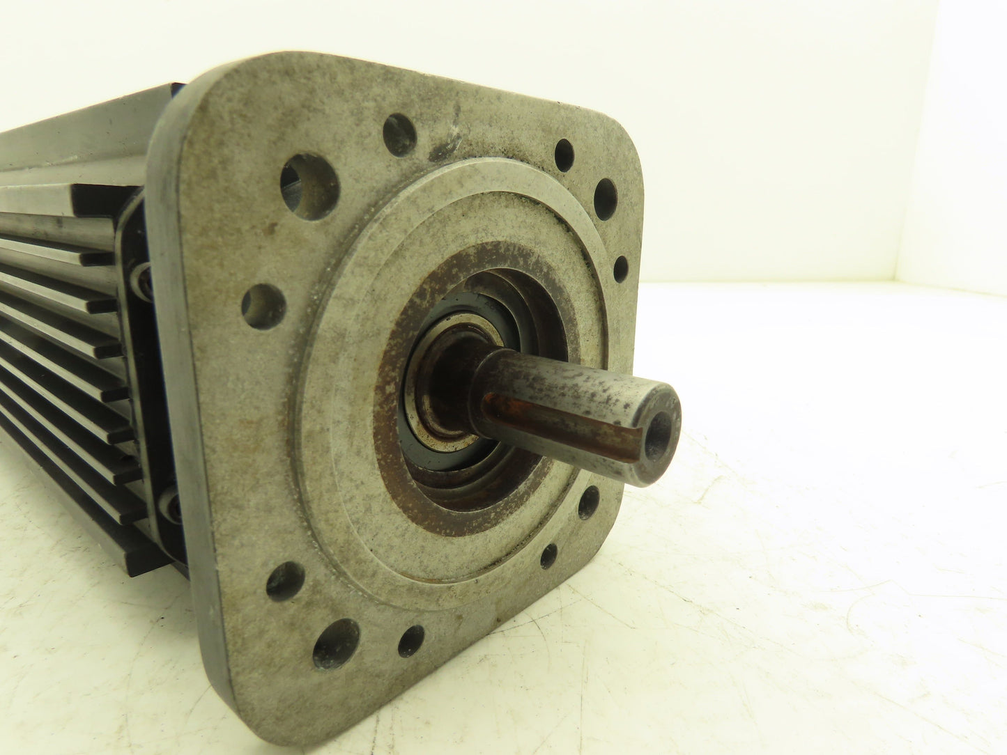 Allen Bradley 1326AS-B460F-21 AC Servo Motor 2.8kW 4300 RPM 460V 3PH