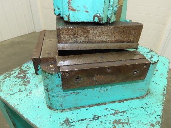 Di-Acro Manual Sheet Metal Corner Notcher 16 Gauge 6x6" Stand Fab Shop Tool