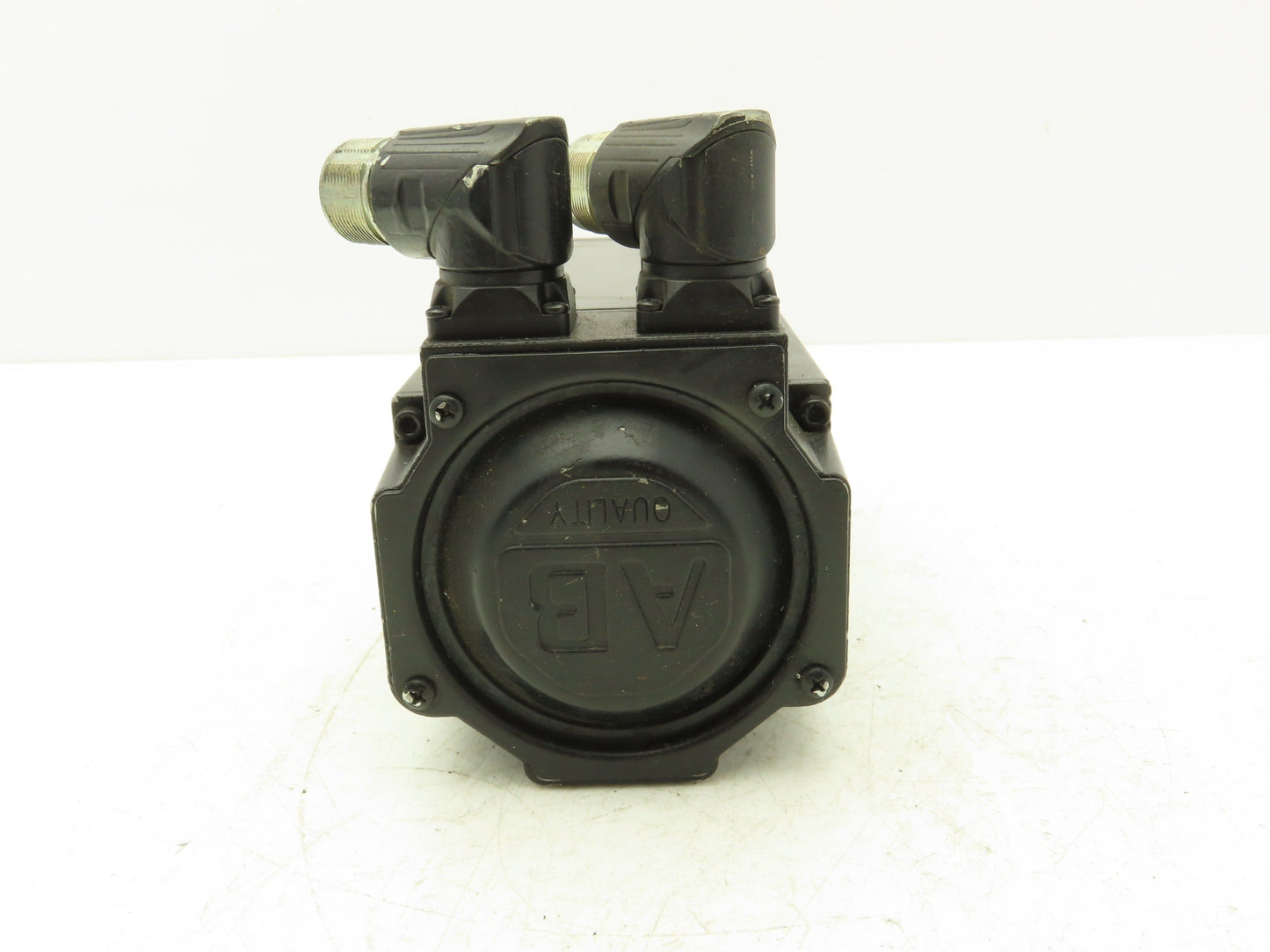 Allen Bradley MPM-B1151T-MJ74AA Kinetix AC Servo Motor 1.21Hp 7000 RPM 480V 3PH