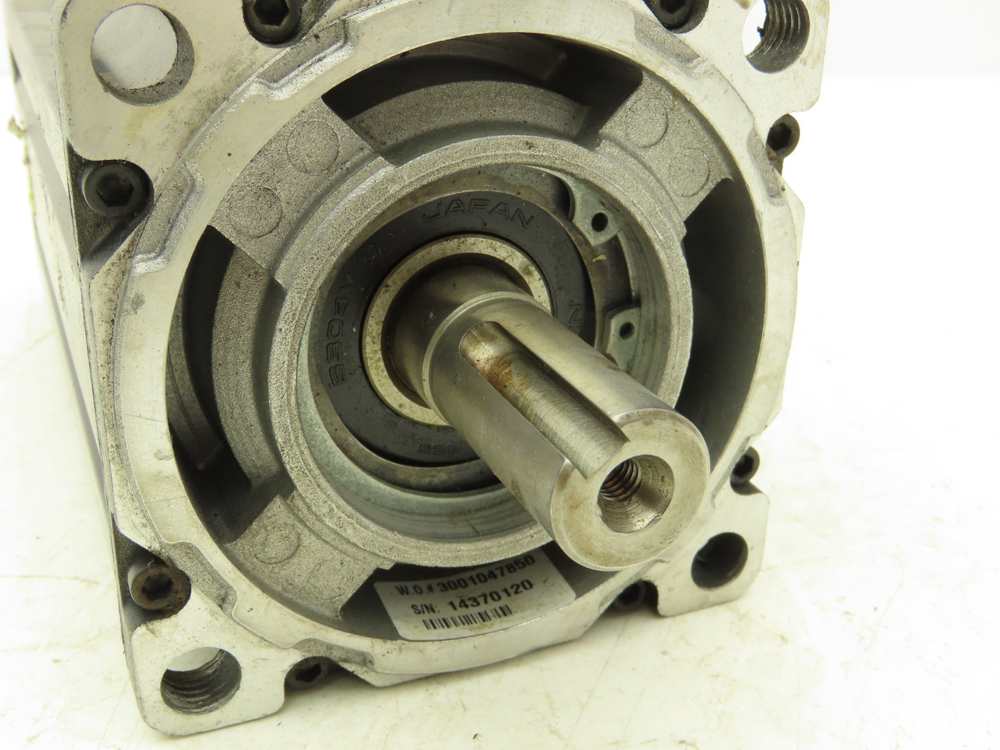 Allen Bradley MPM-B1153F-MJ72AA Kinetix AC Servo Motor 1.94Hp 5500 RPM 480V 3PH