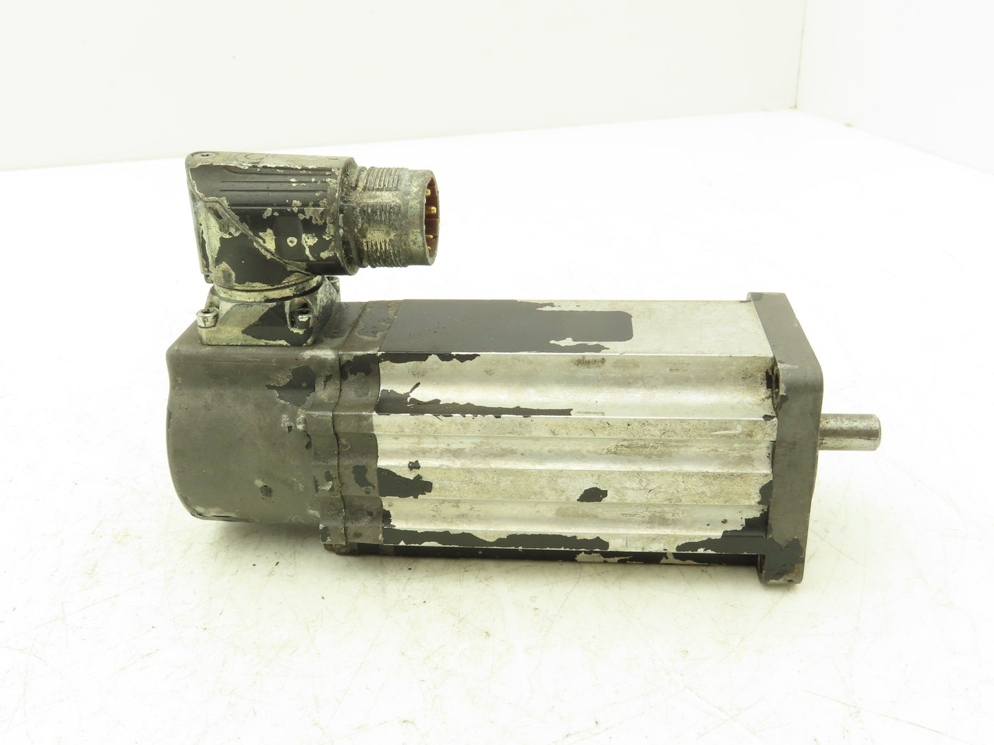 Allen Bradley VPL-B0632F-CK12AA Kinetix AC Servo Motor 0.5Hp 4600 RPM 480V 3PH