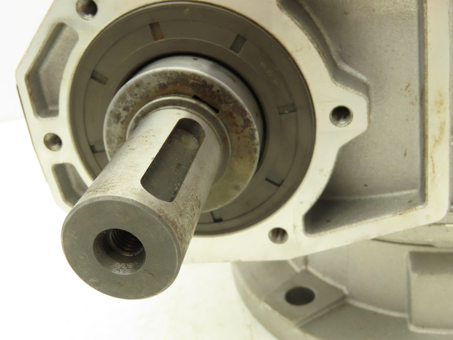 Hydromec R085FC07C0-0B6 Shaft Mount Gearbox 38:1 Reducer 35mm Hollow Shaft