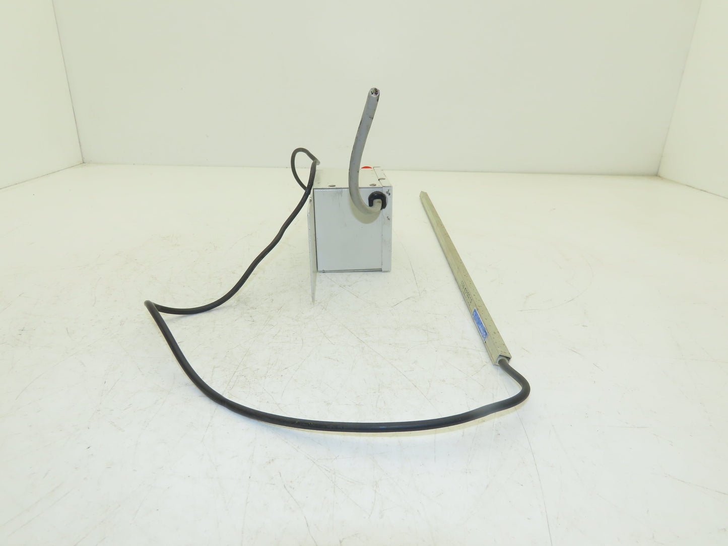 Chapman SM SEI508 Anti-Static Bar 18" With 5,000vRMS 15VA Power Supply