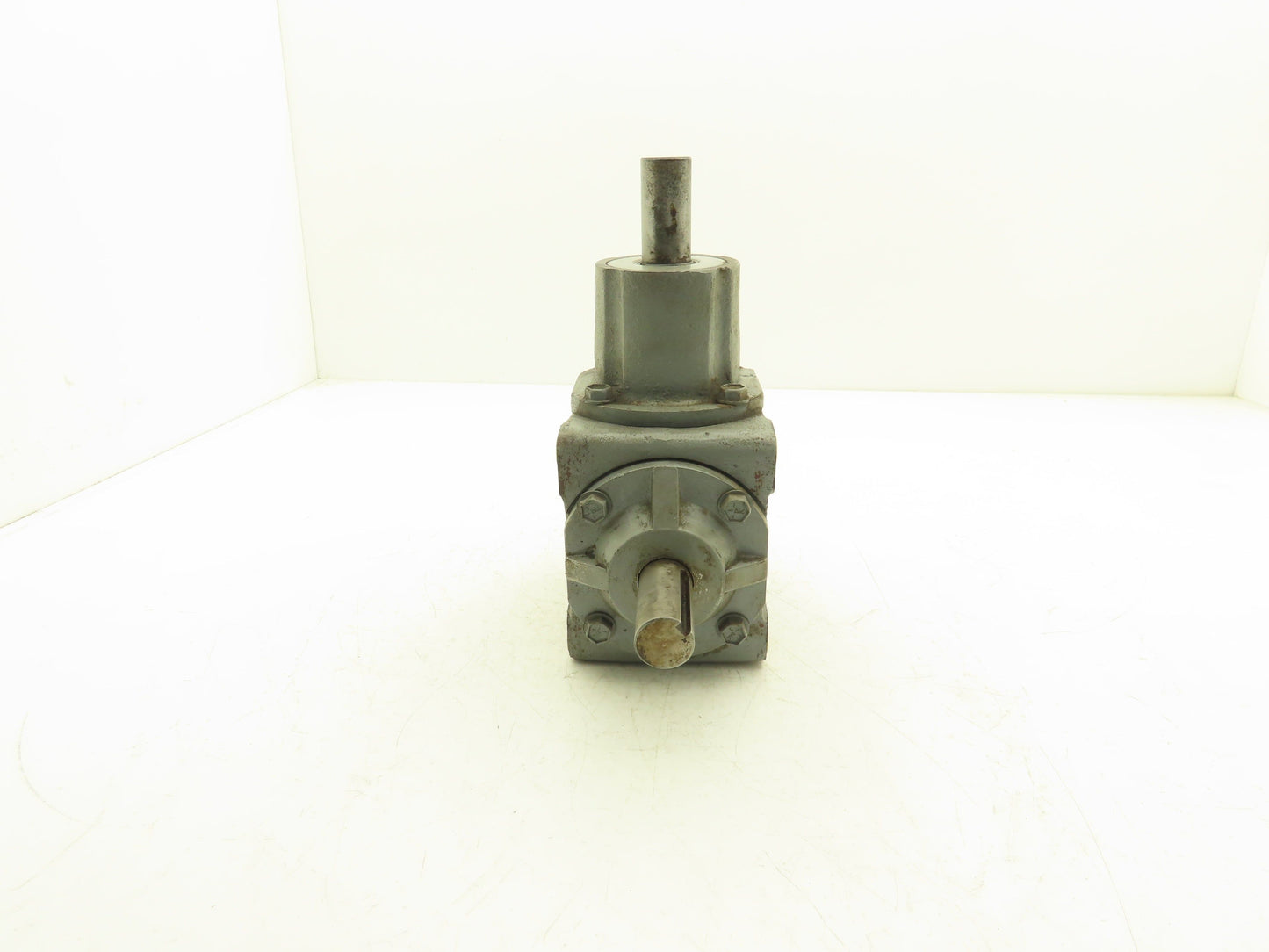 Boston Gear R1214-2-D Right Angle Drive 2:1 Gearbox 7.8Hp 875 RPM 1" Dual Shaft