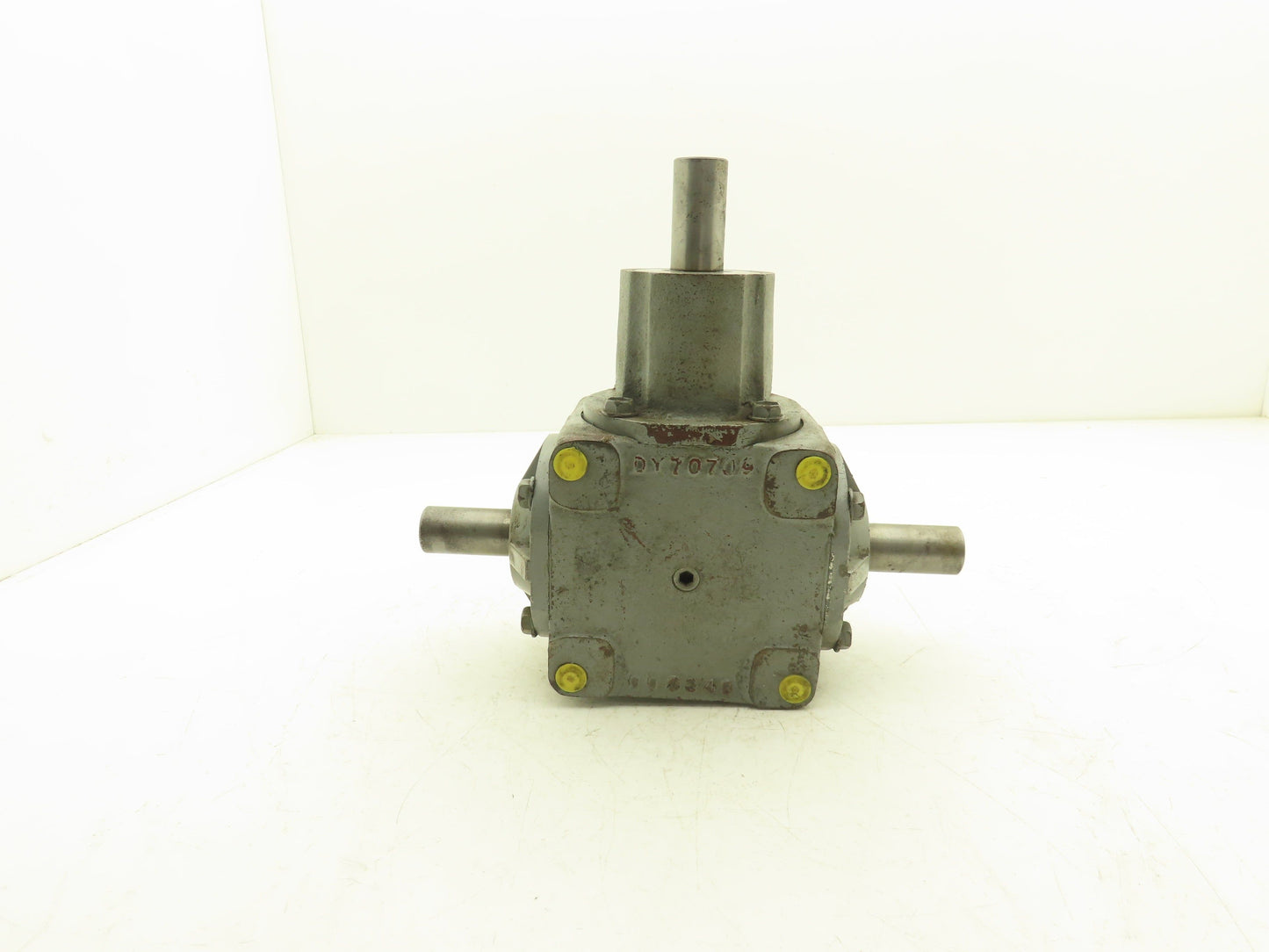 Boston Gear R1214-2-D Right Angle Drive 2:1 Gearbox 7.8Hp 875 RPM 1" Dual Shaft