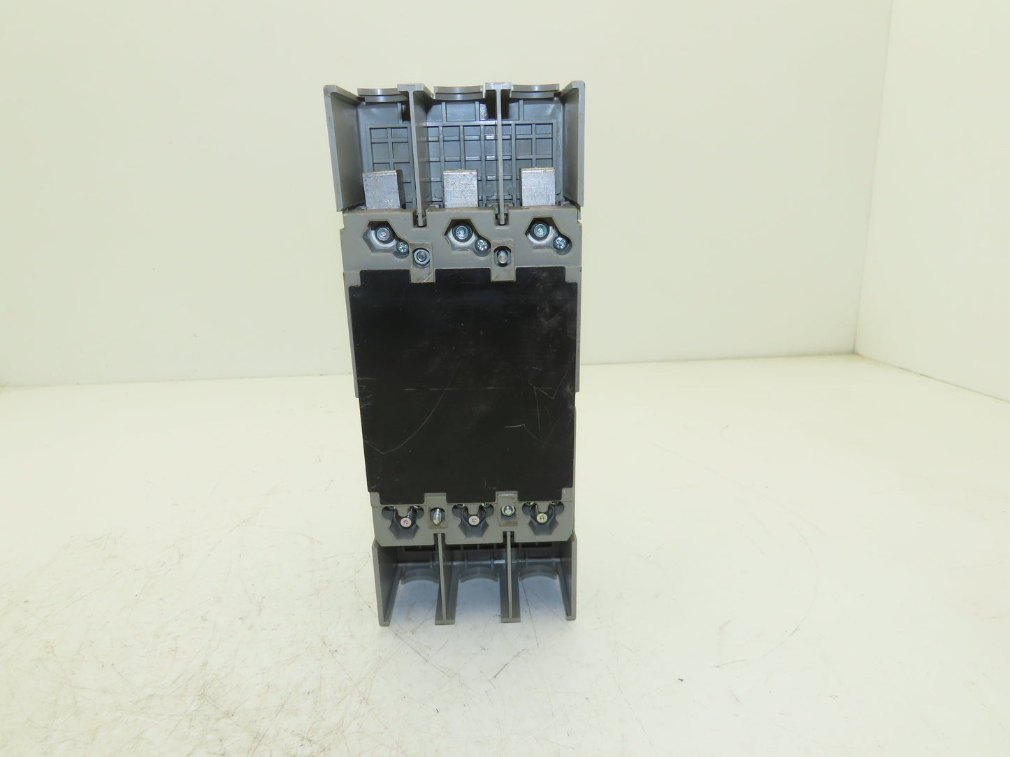 Schneider EZC 250N EasyPact Circuit Breaker 150A 3-Pole 600VAC 250VDC Handle