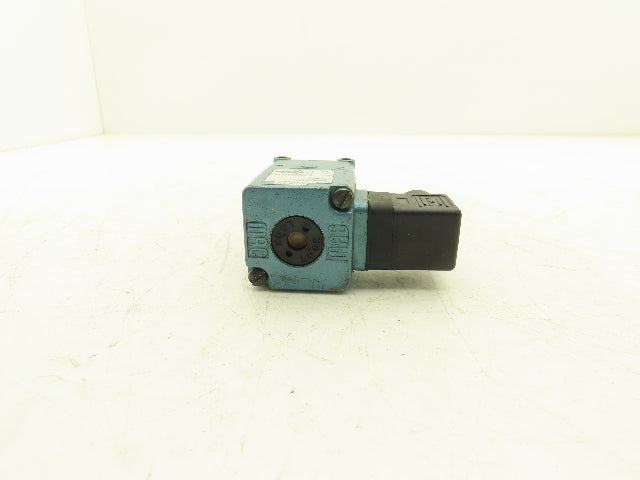 MAC 225B-501JJ Pneumatic 3/2 Solenoid Valve 1/4"npt 24VDC