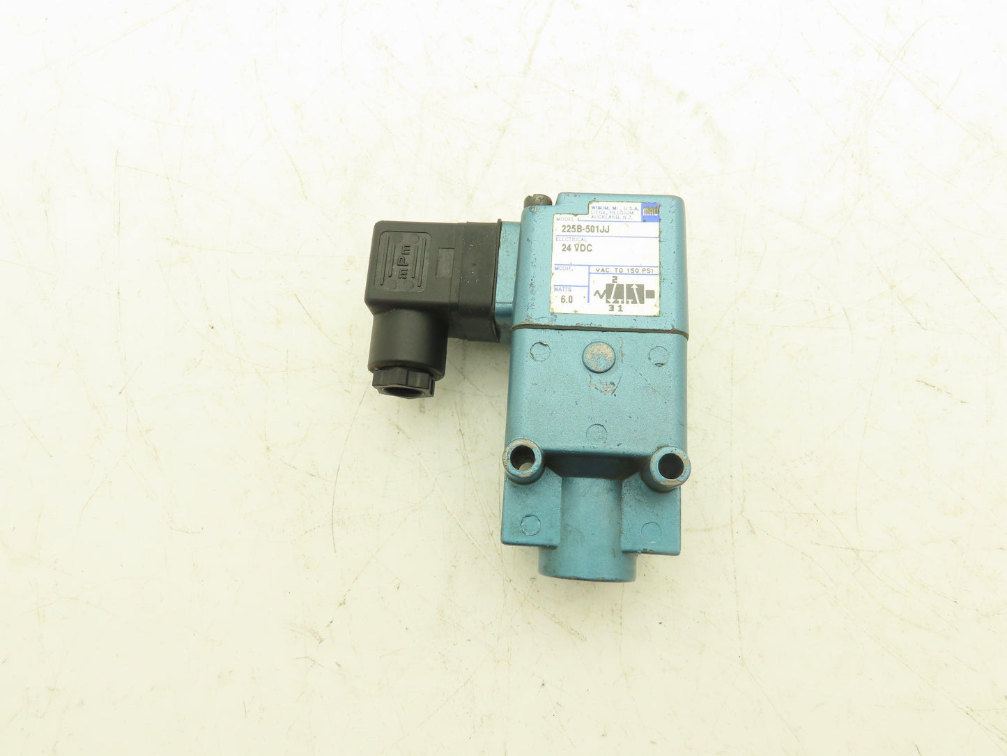 MAC 225B-501JJ Pneumatic 3/2 Solenoid Valve 1/4"npt 24VDC