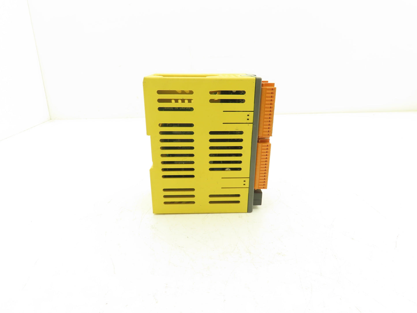 Fanuc A03B-0823-C001 Terminal I/O Basic 24 Pt Digital In 16 Pt Digital Out