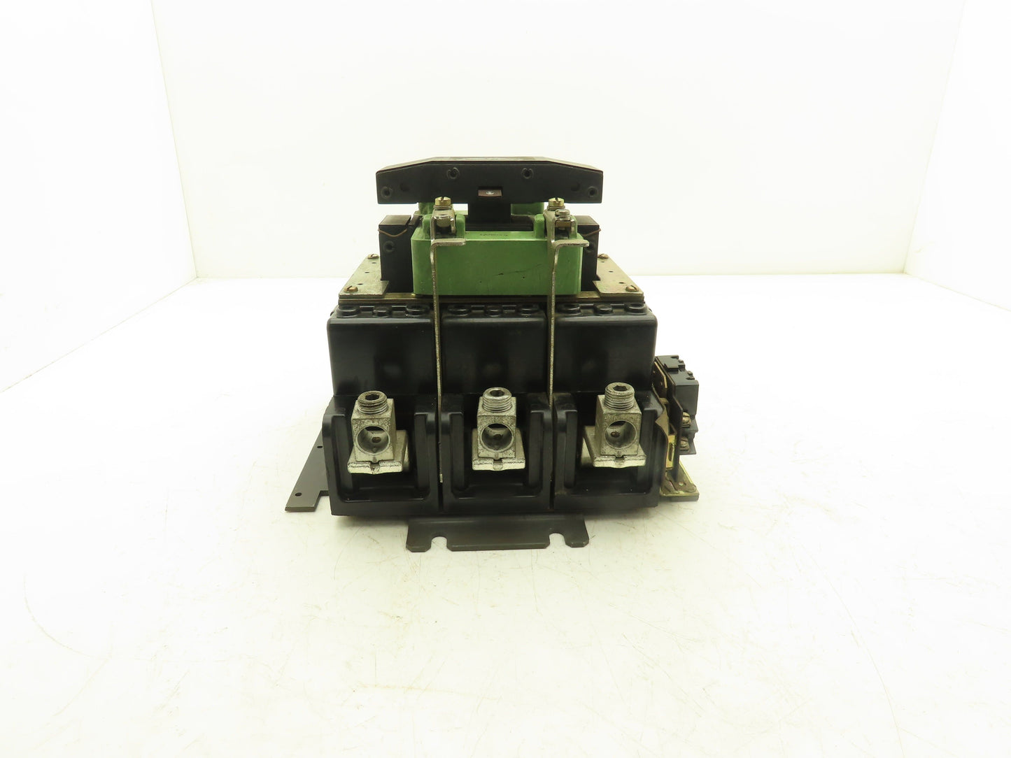 General Electric Lighting Contactor 120V Coil 270 Amp Nema 5