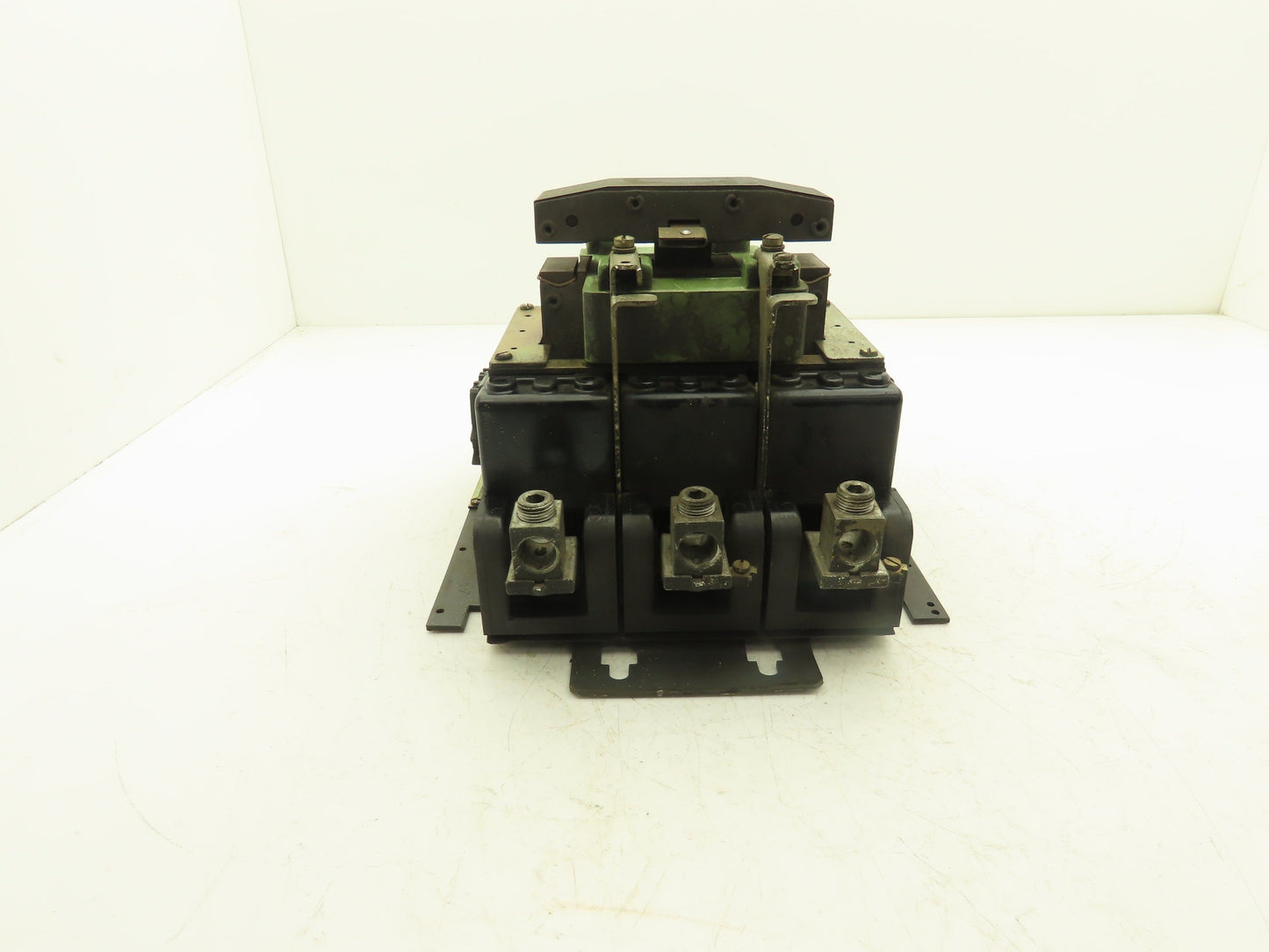 General Electric Lighting Contactor 120V Coil 270 Amp Nema 5
