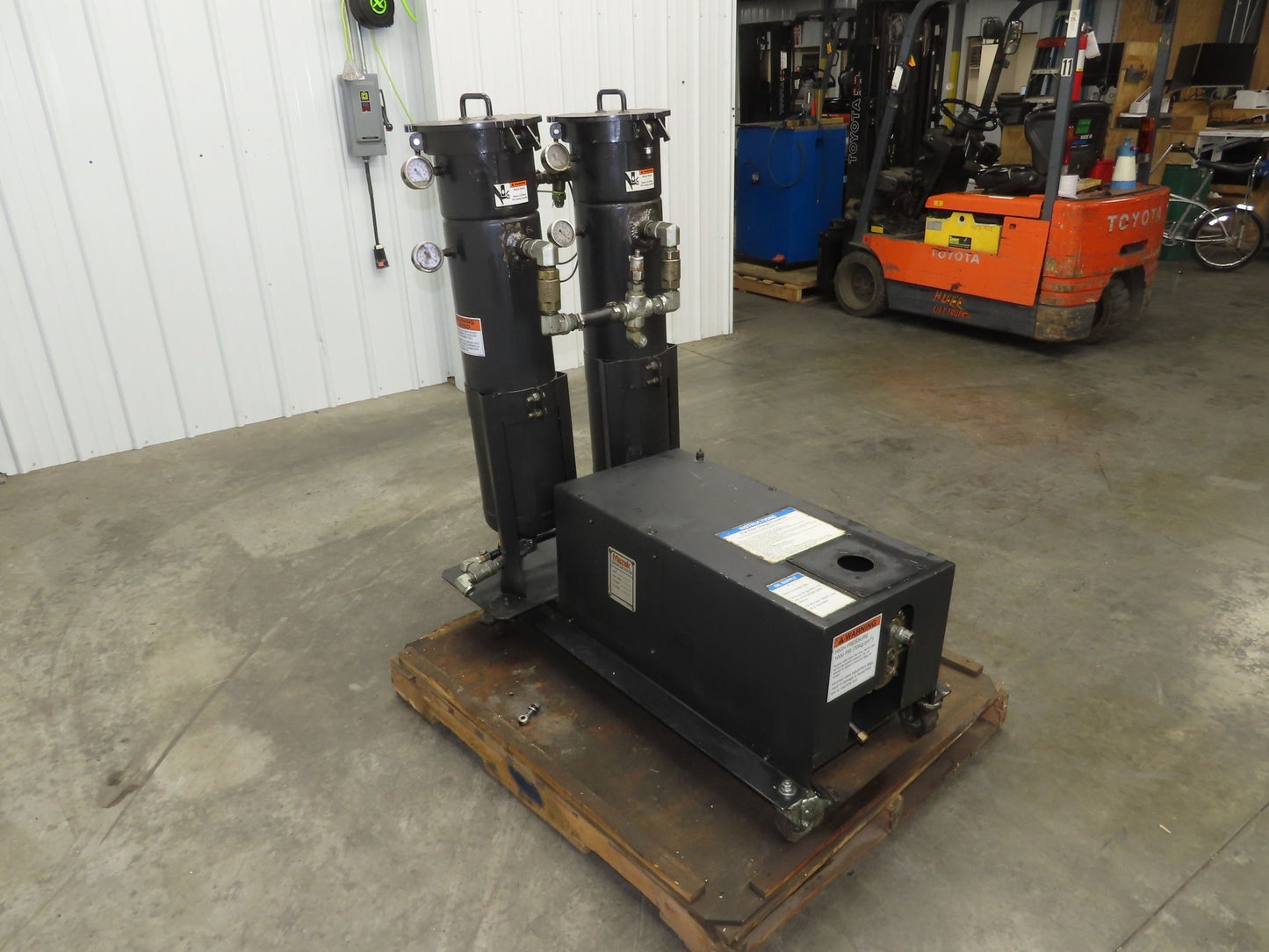 Mazak T8-1000 Superflow 1000PSI High Pressure Coolant 5Hp Hydra-Cell Dual Filter