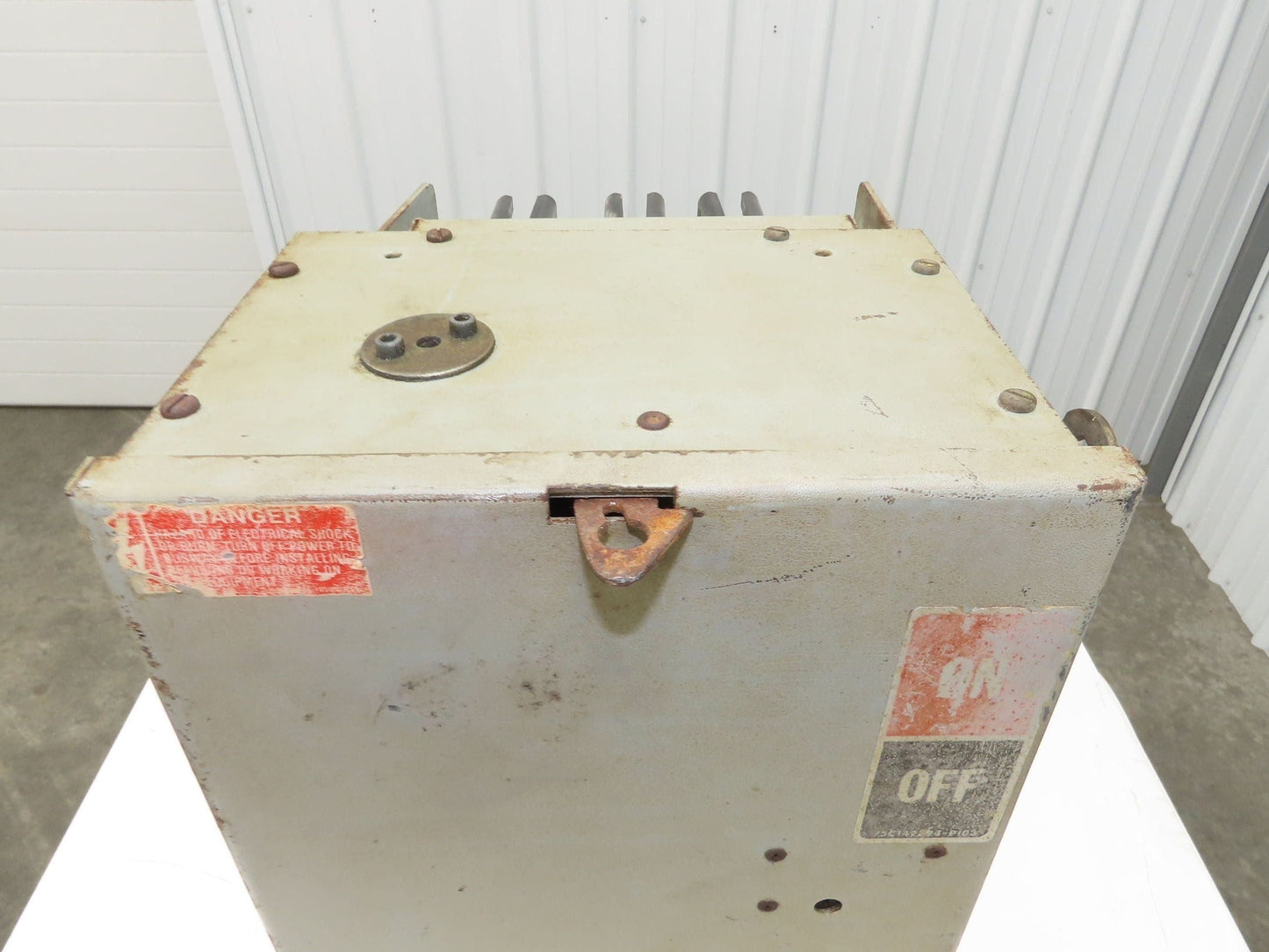 General Electric 75C142462G707 Busway FLEX-A-PLUG with 1KVA Transformer 480V 30A