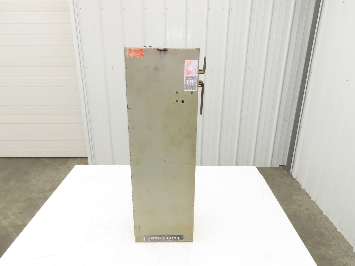 General Electric 75C142462G707 Busway FLEX-A-PLUG with 1KVA Transformer 480V 30A